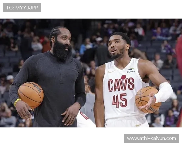 骑士黄蜂对决前瞻，哈登米切尔后场双枪考验黄蜂防守